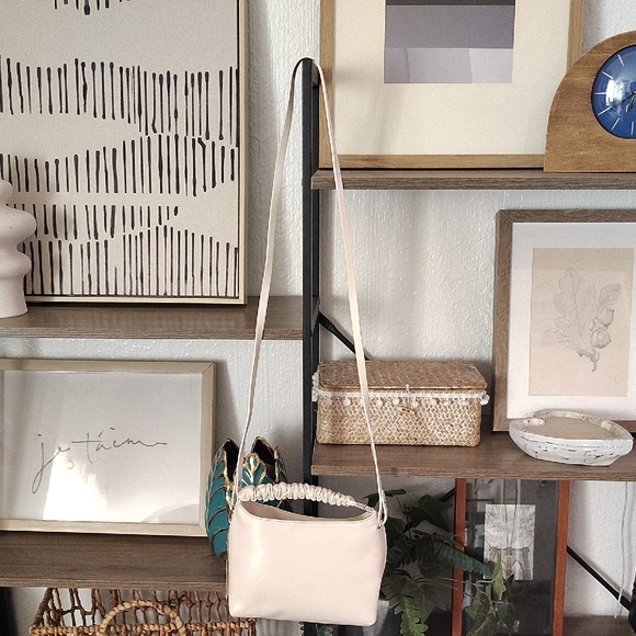 NWT A New Day Elegant Cream Shoulder/Hand Bag - Picture 3 of 10